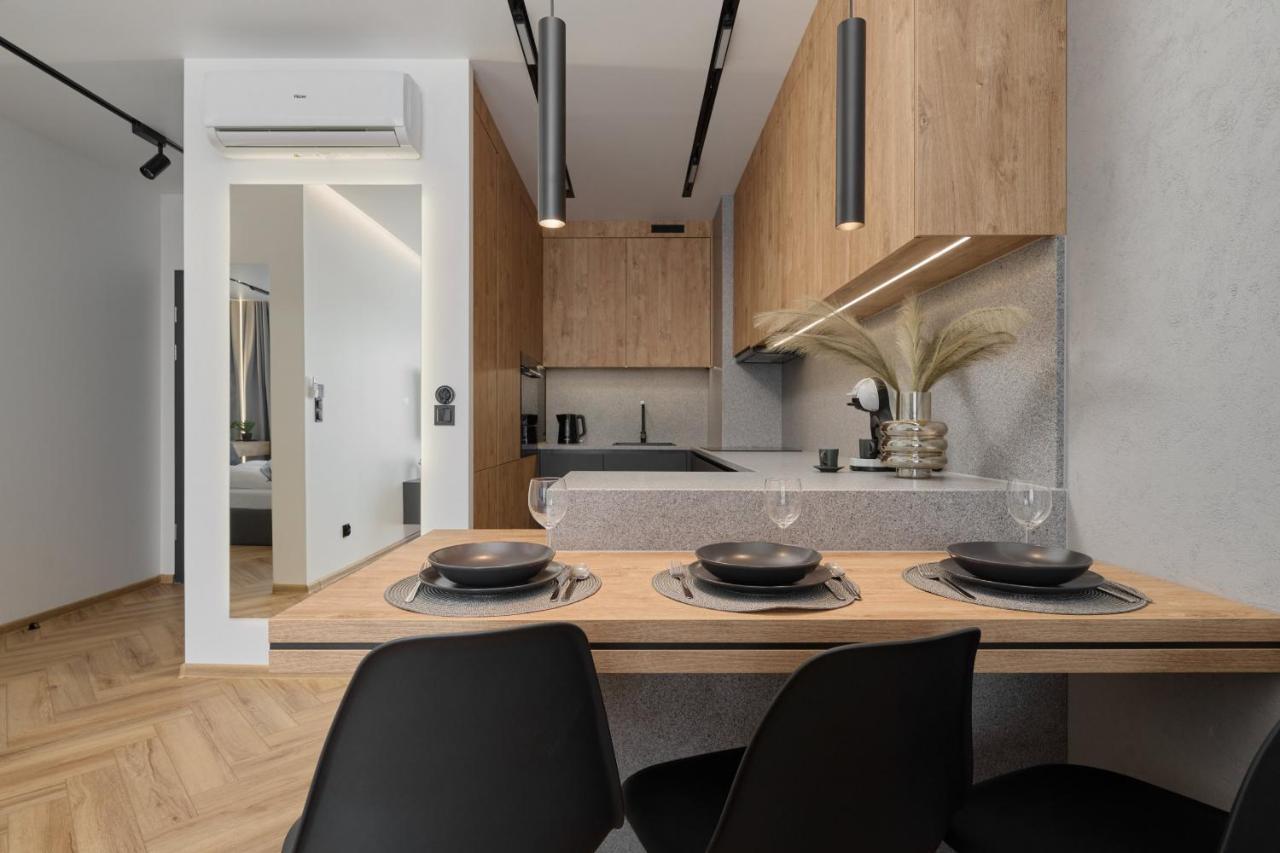 Exclusive Apartment With Balcony & Parking Wroclaw By Renters Prestige Eksteriør bilde