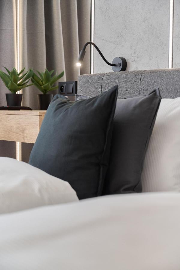 Exclusive Apartment With Balcony & Parking Wroclaw By Renters Prestige Eksteriør bilde
